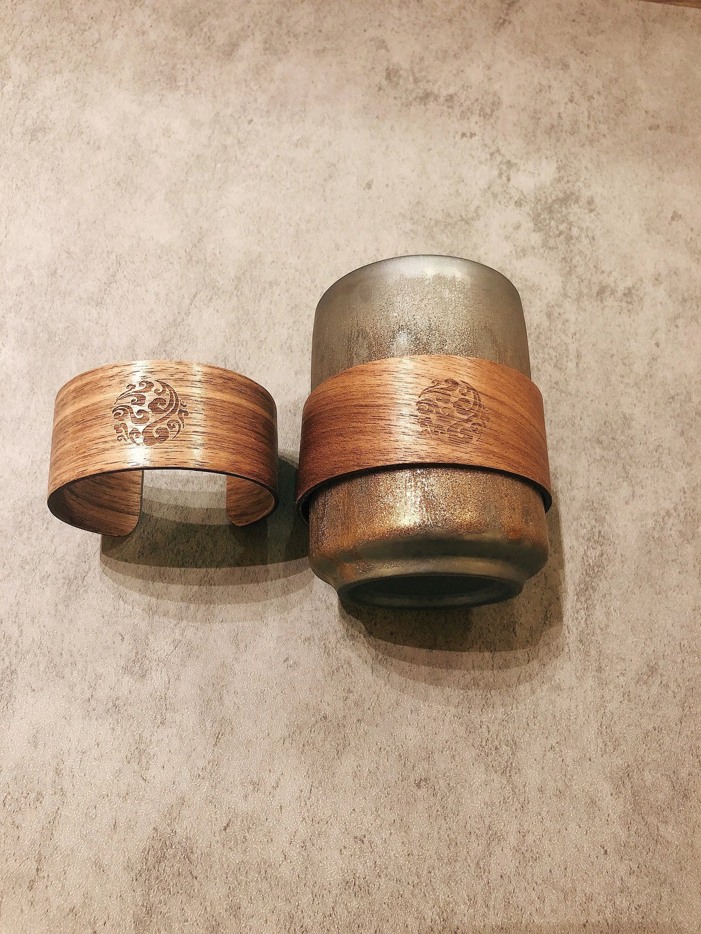 Personalized wood sleeve engraved on can-shaped ceramic tea cup gift