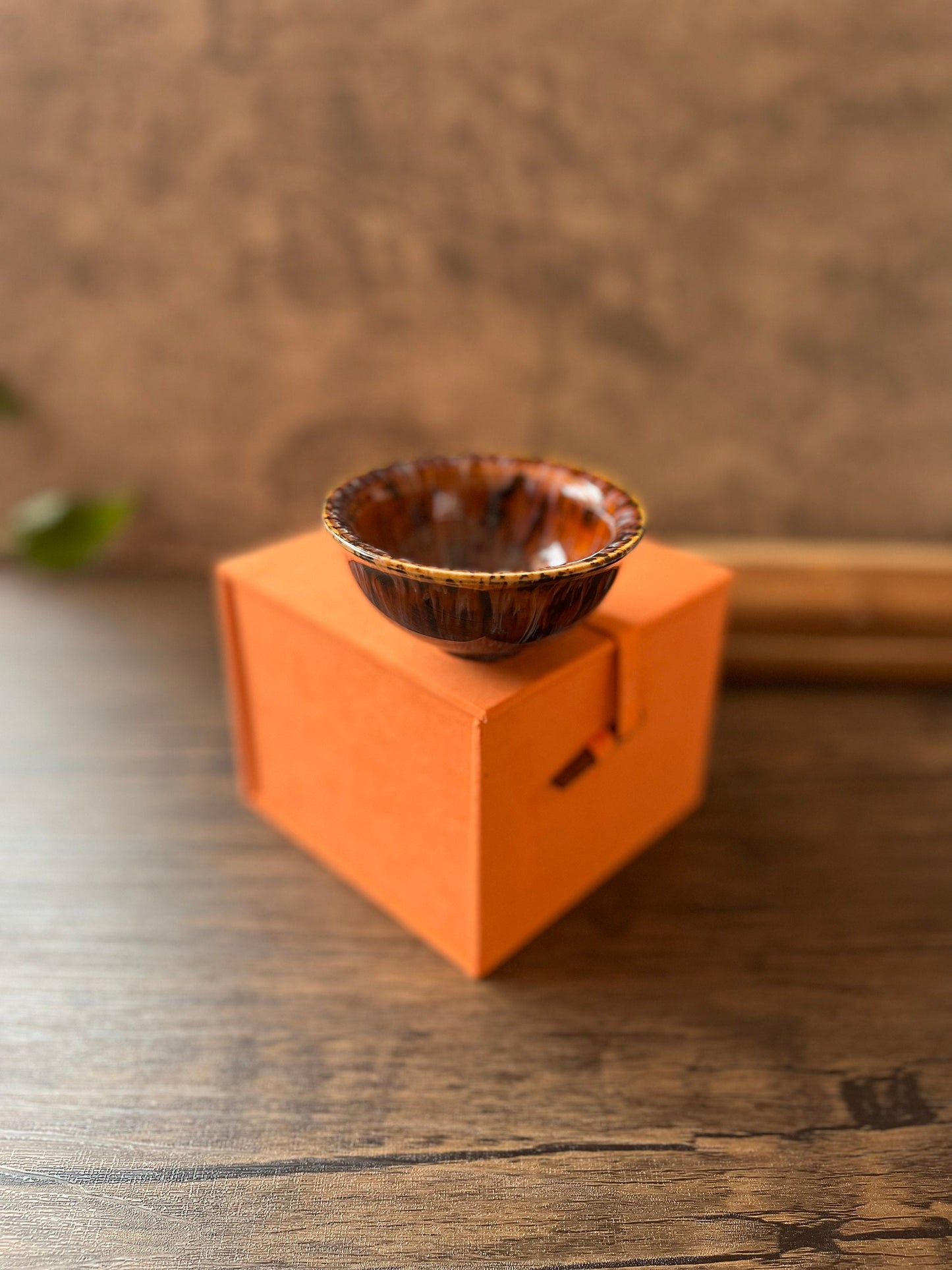 Ceramic Persian pattern tea cup set packaged in orange gift box